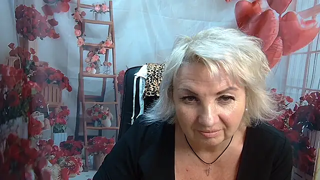 renatadaster (F mature) - Make my panties wet