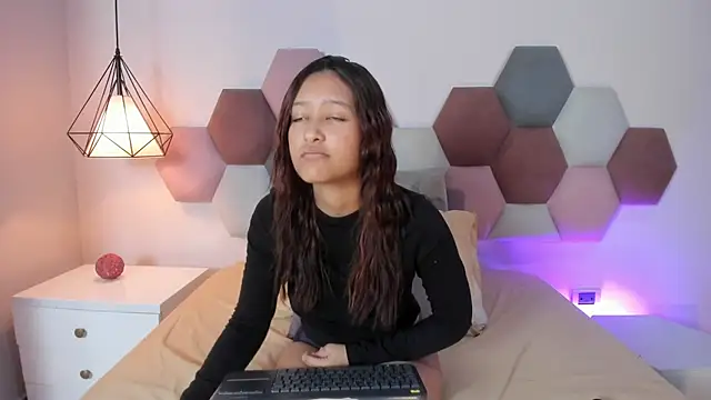 FreyaCameron webcam