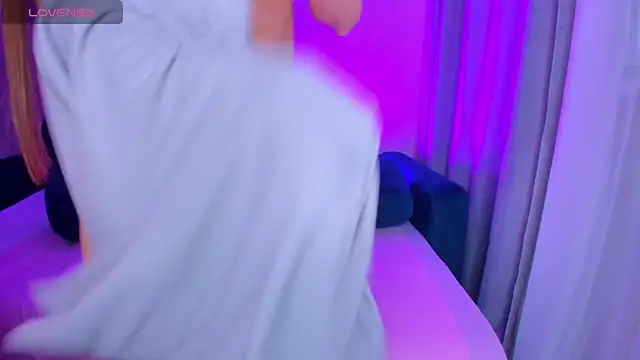 Dominica_Kryy webcam