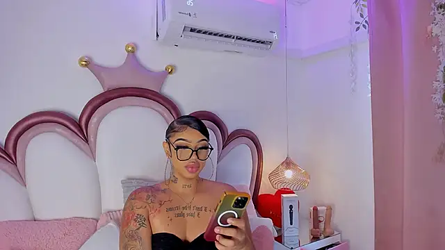 Mia_Jansen webcam