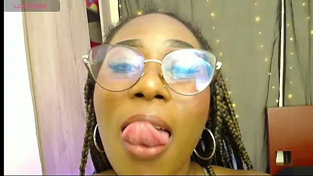 MONIQUE-LAMOUR webcam
