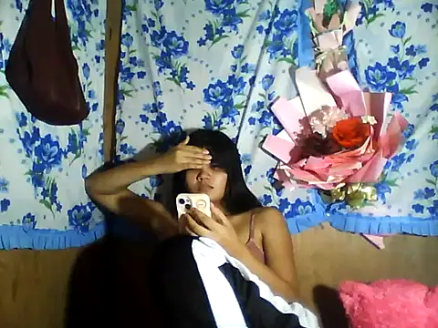 PinaySkinnyJust18 webcam