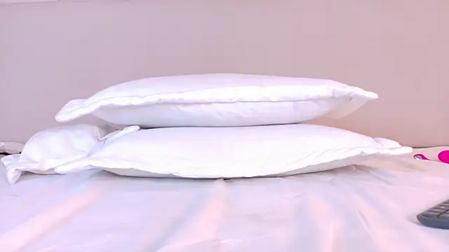 VioletBloomm webcam