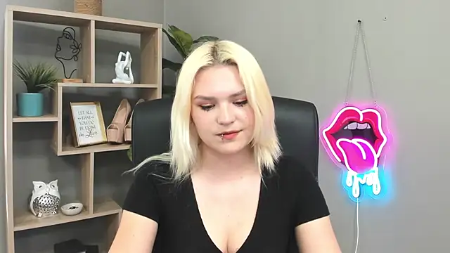 SweetLilyxo webcam