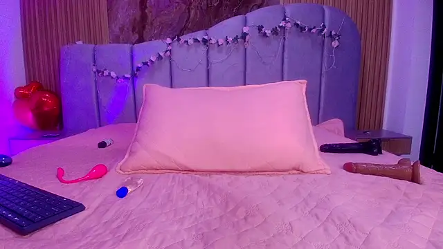 sarita_blondi webcam