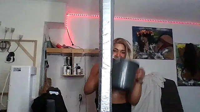 Anna-Cash webcam