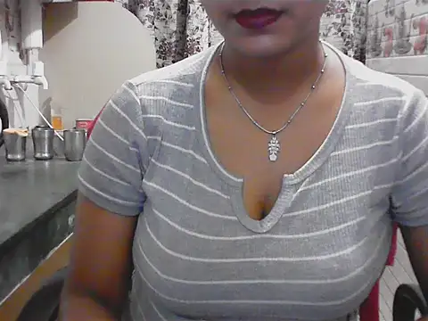 LovingPihu webcam