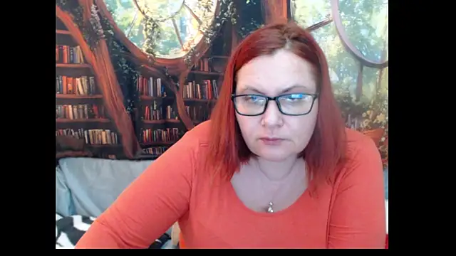 PlayfullMature webcam