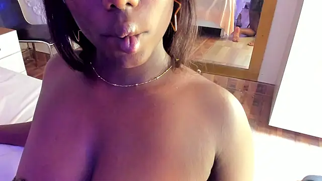 KristineLS webcam