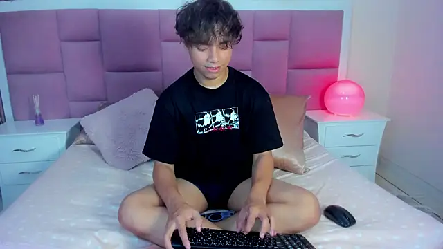 Honeymoon_sariel live sex cam