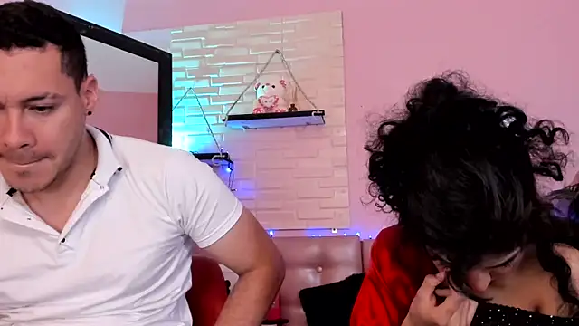 Aronandmoli69 webcam