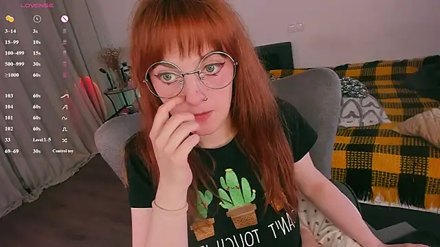 Alice_CutePerv webcam
