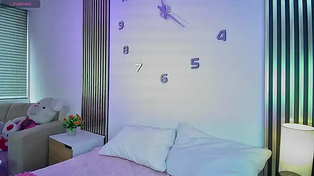 Juliette_Doll_ live sex cam