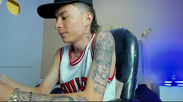 nascary_fox (M twink) - show ass