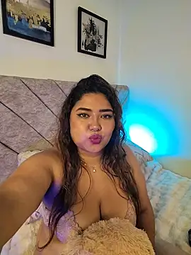 CurvyLolaX
