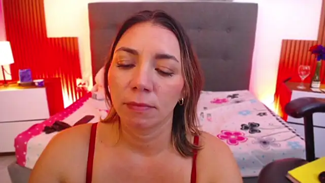 milfsecret69 webcam