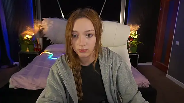 LizzaMoonn webcam
