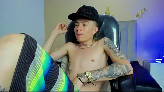 Nascary_Fox webcam