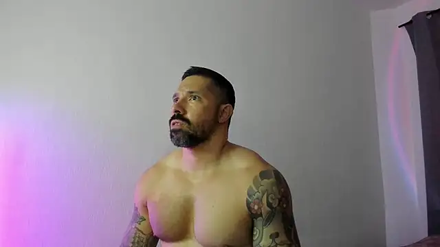 FreeLoveCouple webcam