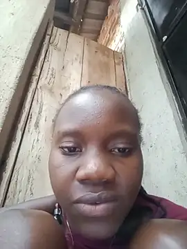 Black_juicy24 webcam
