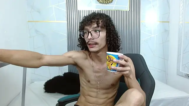KittyStarmorbid webcam