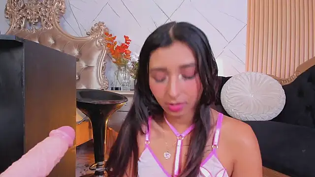 SaraDreamsss webcam