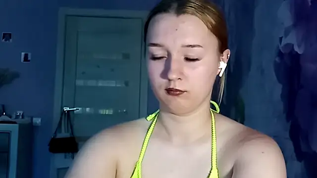 RaeannRoewe webcam