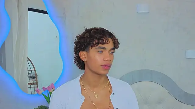 AlanCutee webcam