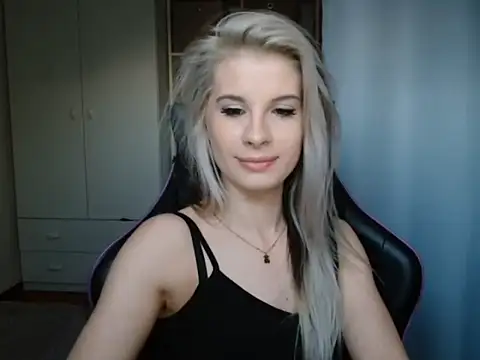 KristineGlow webcam