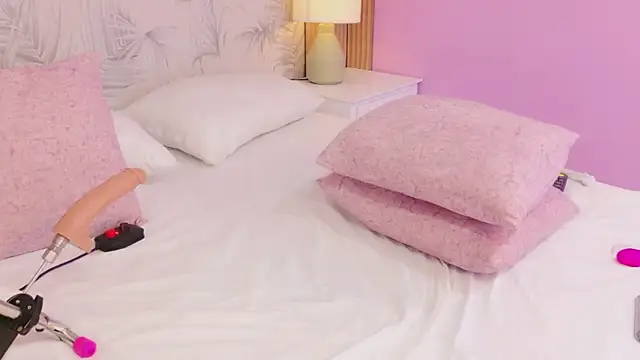 LunaRoose webcam
