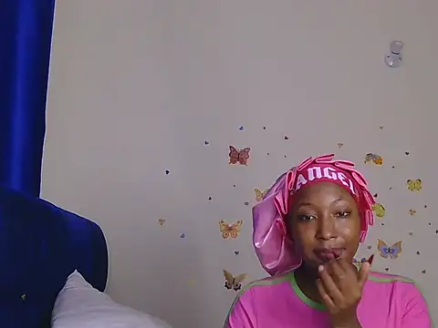 KittyKissess webcam
