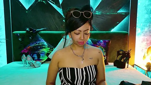 ElyaQuinn webcam