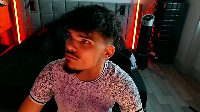 JordanShow webcam