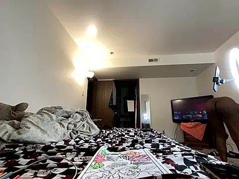 Yoshibaby2670 webcam