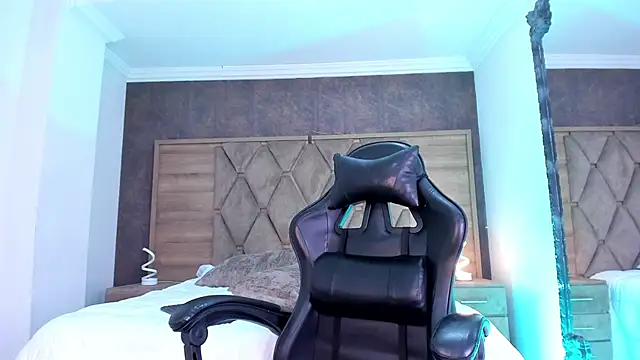 TaylorClay_ webcam