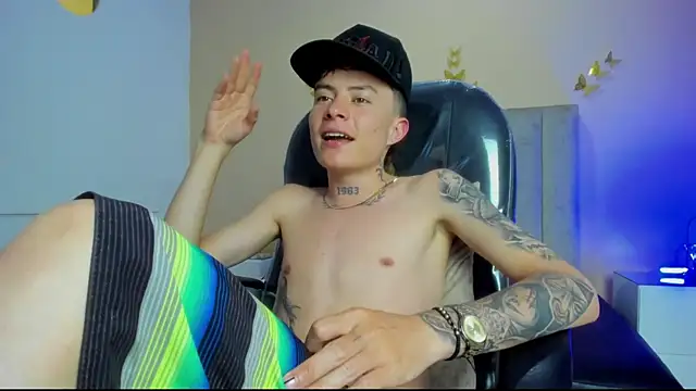 Nascary_Fox webcam