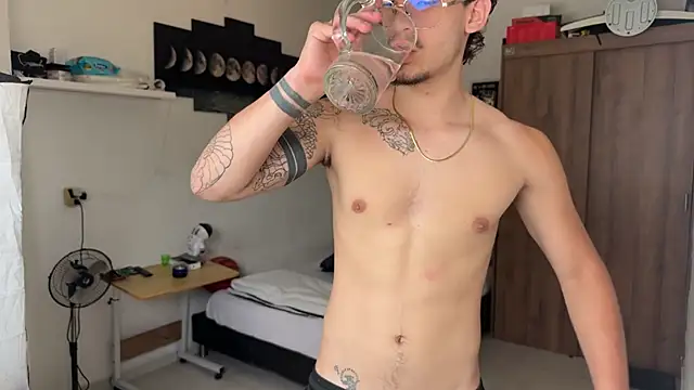 Kisan_Smith live sex cam