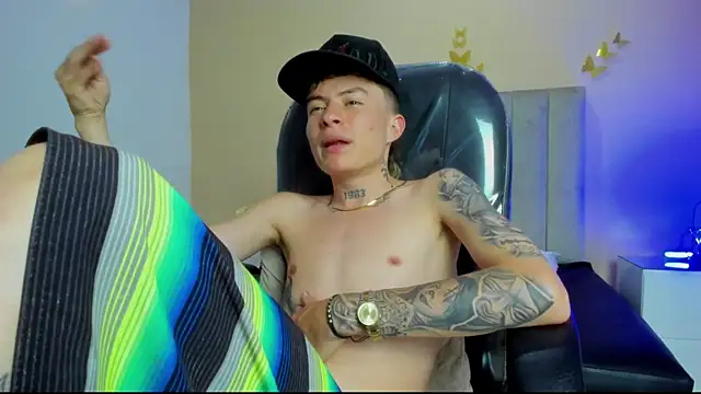Nascary_Fox webcam