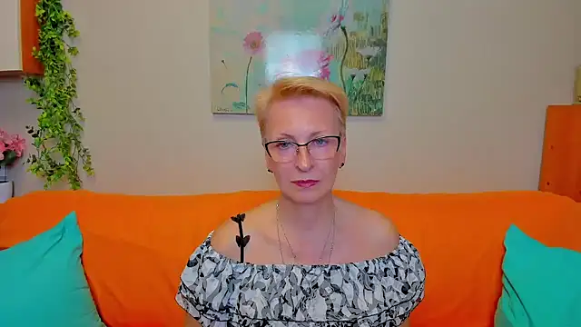 iamyourdream89 (F mature) - Take off my dress
