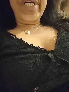 NakedMILFx webcam