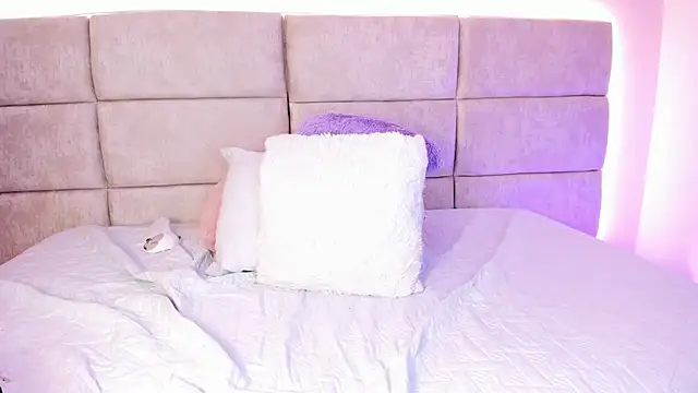nia20_ - Nia20_'s free webcam - UK Sex Cams