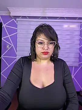 MiiaaJoness webcam