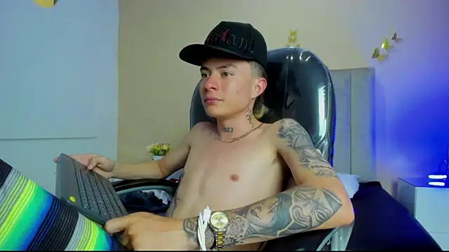 Nascary_Fox webcam