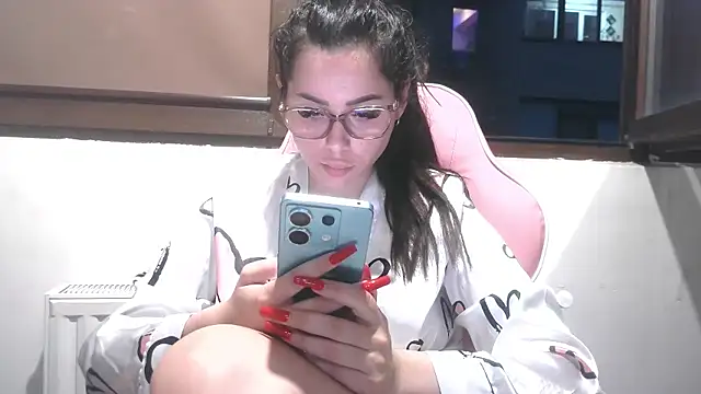 LovelyJulliette webcam