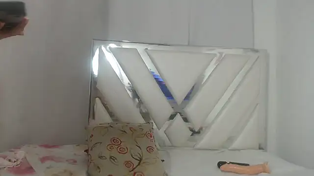 AlannaHarper webcam