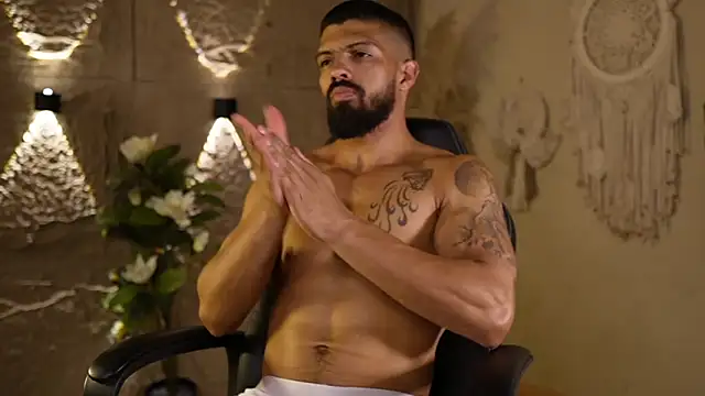 DannSaenz live sex cam