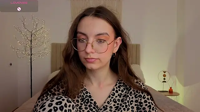 real_cutie1 - Real_cutie1's free webcam - UK Sex Cams