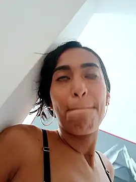 _Saraa- webcam