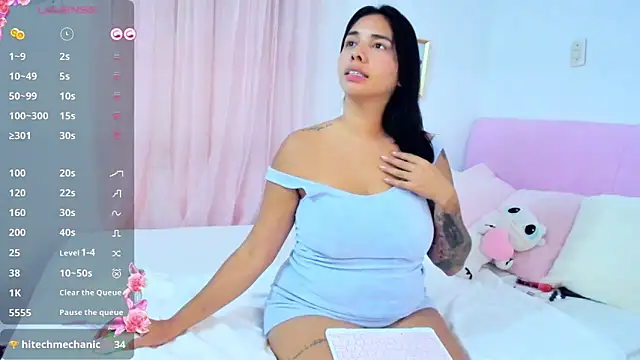 LucyMartelli webcam