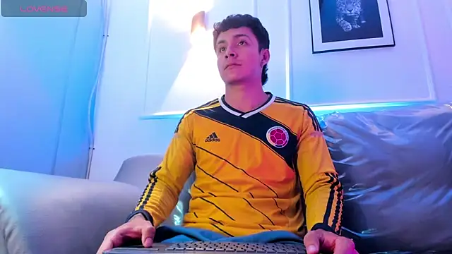 Leo_santoro webcam